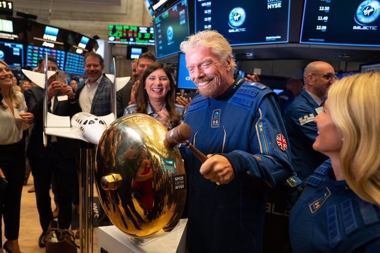 La empresa de turismo espacial de Richard Branson, Virgin Galactic, compite con Blue Origin, negocio espacial de Amazon y con Space X, compañía de Elon Musk, en la carrera de llevar turistas al espacio (@richardbranson)