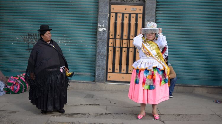 El presidente boliviano, Evo Morales, llegó al poder en 2006 prometiendo levantar a los largamente marginalizados Quechua, Guaraní y Aymara, pueblos indígenas que componen gran parte de la población del país andino y de los que proviene el actual mandatario (REUTERS)