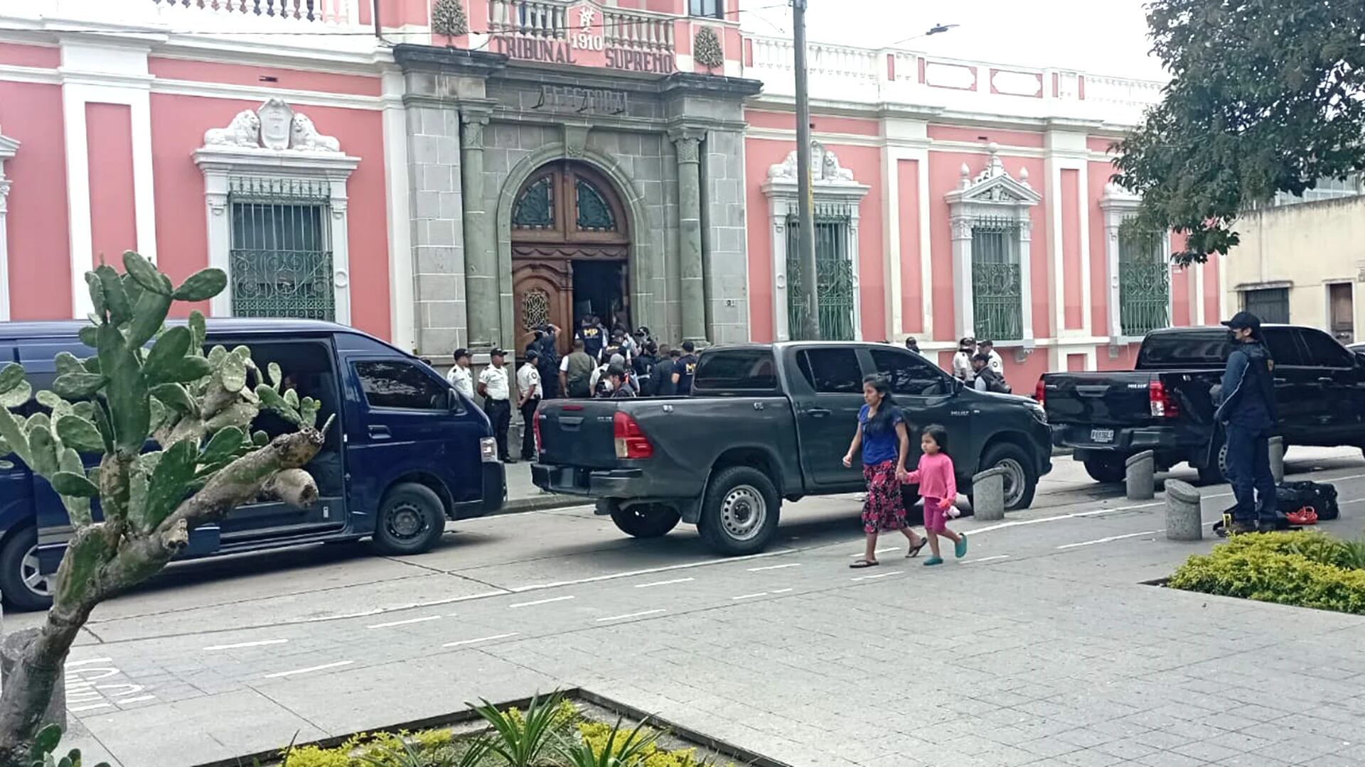 La Fiscalía de Guatemala volvió a realizar un allanamiento a la sede del Tribunal Supremo Electoral
