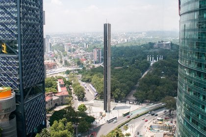 CIUDAD DE MÉXICO. Visitar lugares emblemáticos, con historias o leyendas también es buena opción para pasar el ratos en estas vacaciones y evitar concentraciones de personas y posibles contagios de coronavirus
FOTO: DIEGO SIMÓN SÁNCHEZ /CUATOSCURO