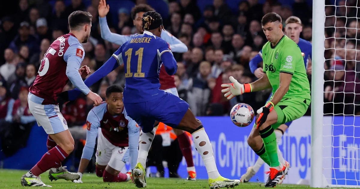 Emiliano Martínez’s Spectacular Performance Secures Aston Villa’s Draw Against Chelsea in FA Cup