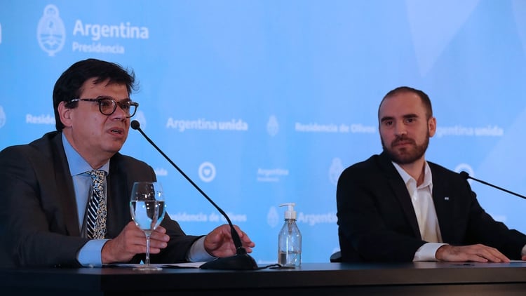 Los ministros Martín Guzmán y Claudio Moroni, el lunes, durante el anuncio del Ingreso Familiar de Emergencia (Presidencia de la Nación)