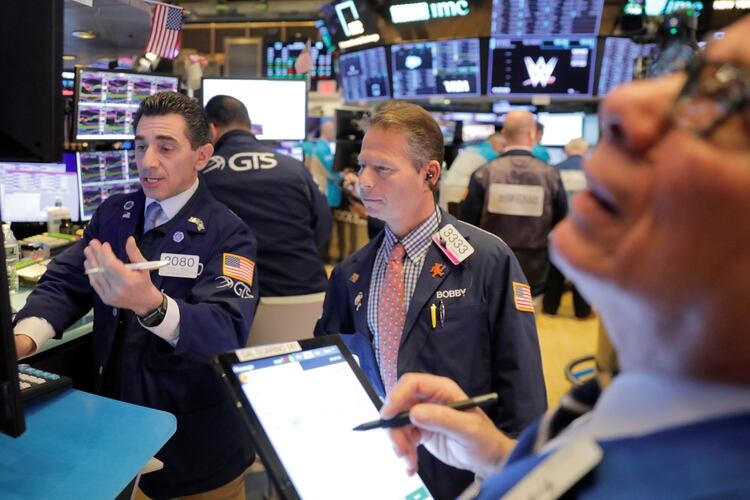 Los índices futuros de la bolsa de Nueva York también anticipan una fuerte baja (Reuters)