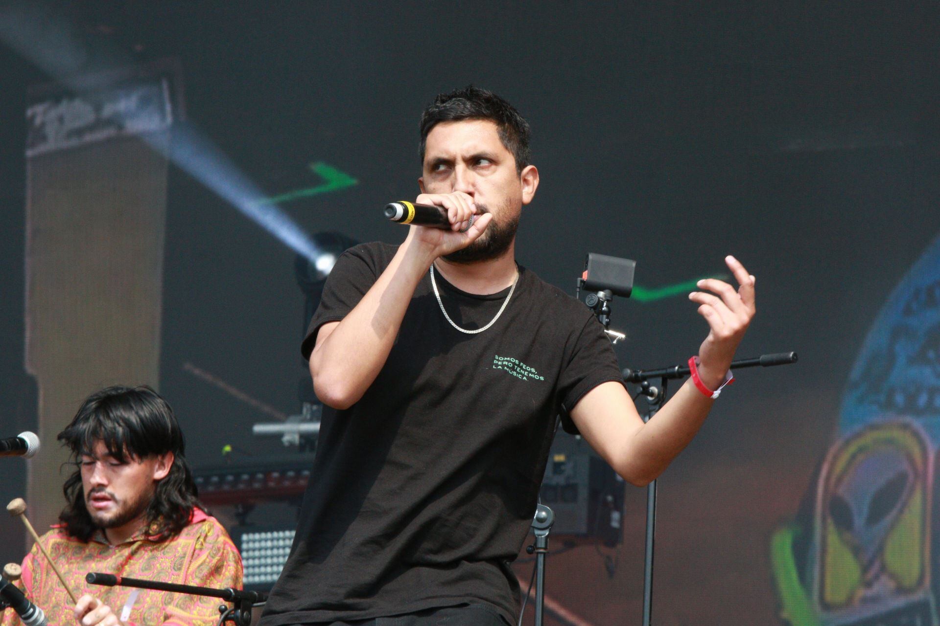 Son Rompe Pera lives Latino