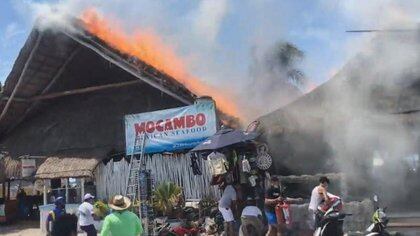 El incendio se originó en el restaurante Mocambo (Foto: Cuartoscuro)