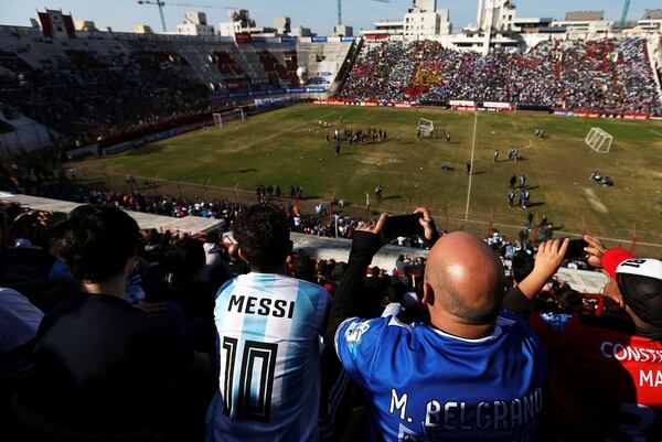 Argentina había ofrecido una práctica con público en la cancha de Huracán el 27 de mayo (Foto: Reuters)