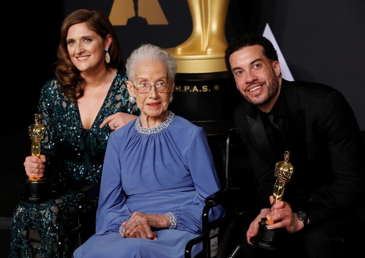 En la 89 edición de los Oscars, Katherine Johnson subió a recibir el galardón de mejor documental por 