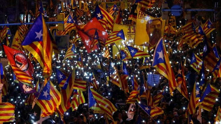 CataluÃ±a fue el escenario de una masiva protesta contra el enjuiciamiento a los independentistas catalanes (REUTERS/Juan Medina)