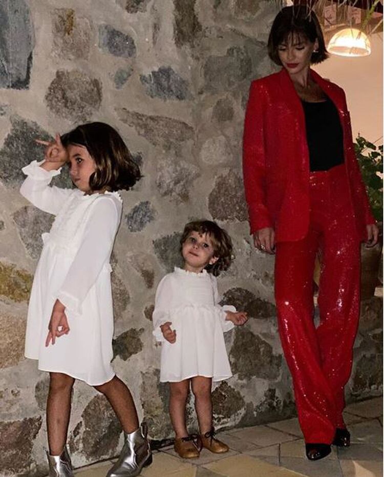 La China Suárez y sus hijas Rufina y Magnolia preparadas para recibir el 2020 (Foto: Instagram)