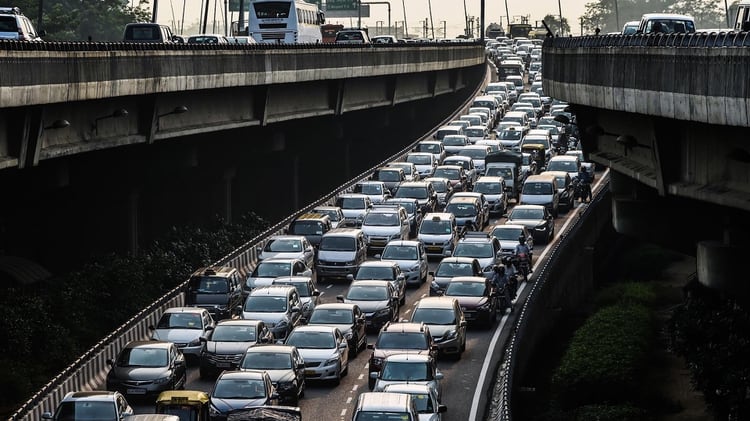 Los problemas de congestión de tránsito contribuyen a una menor calidad del aire