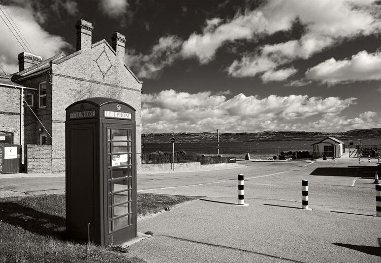 A la salida del puerto se encuentra esta típica cabina de teléfono público