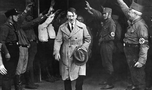 Adolf Hitler se suicidó cuando las tropas soviéticos estaban a unos cientos de metros de su bunker (AP)