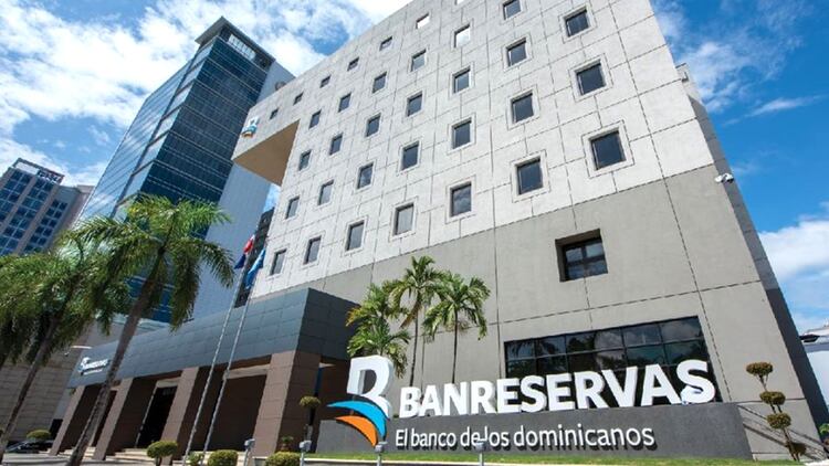 Un sistema financiero sólido es una de las claves del crecimiento económico dominicano (Facebook)