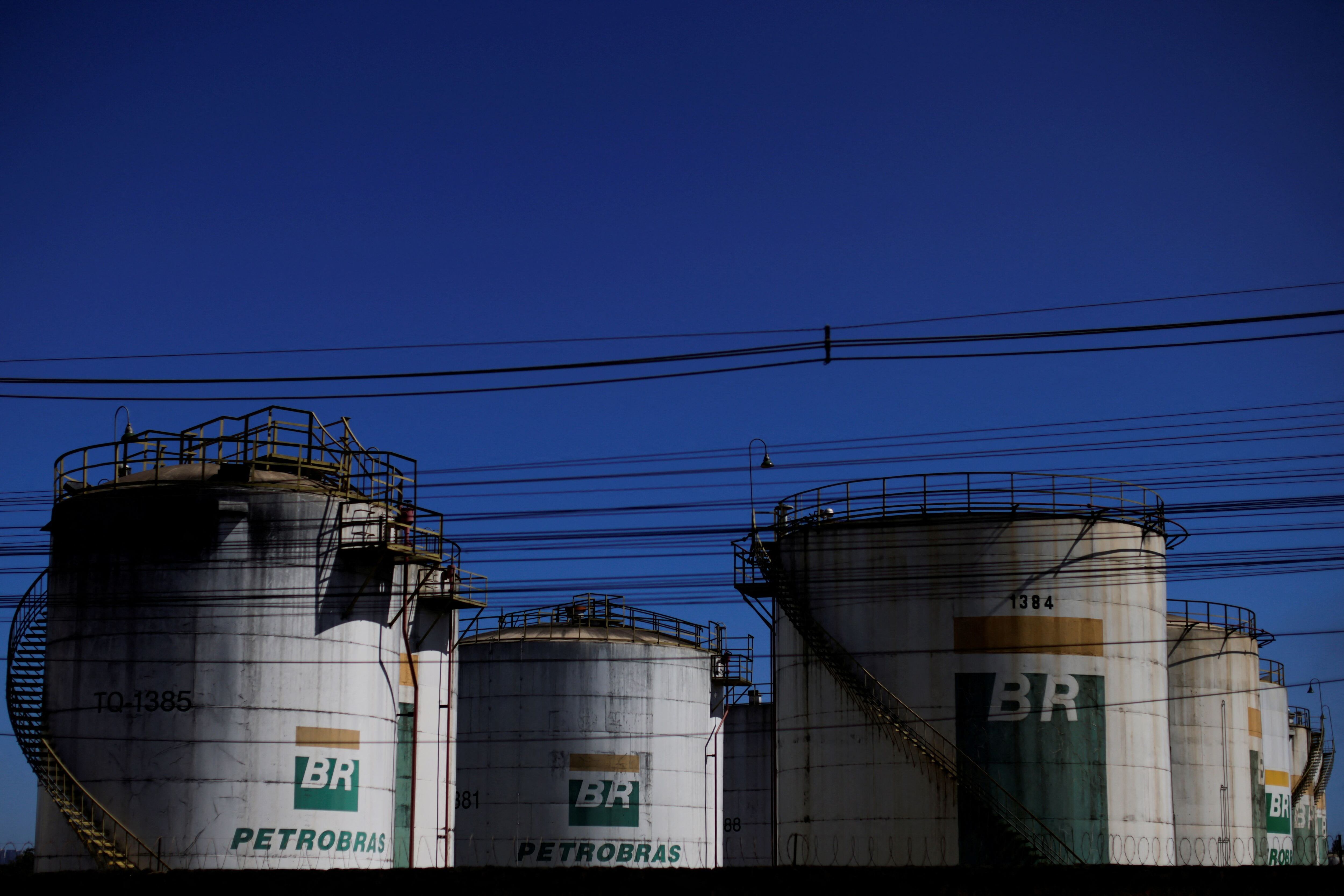 Tanques de Petrobras en Brasilia (REUTERS/Ueslei Marcelino/archivo)