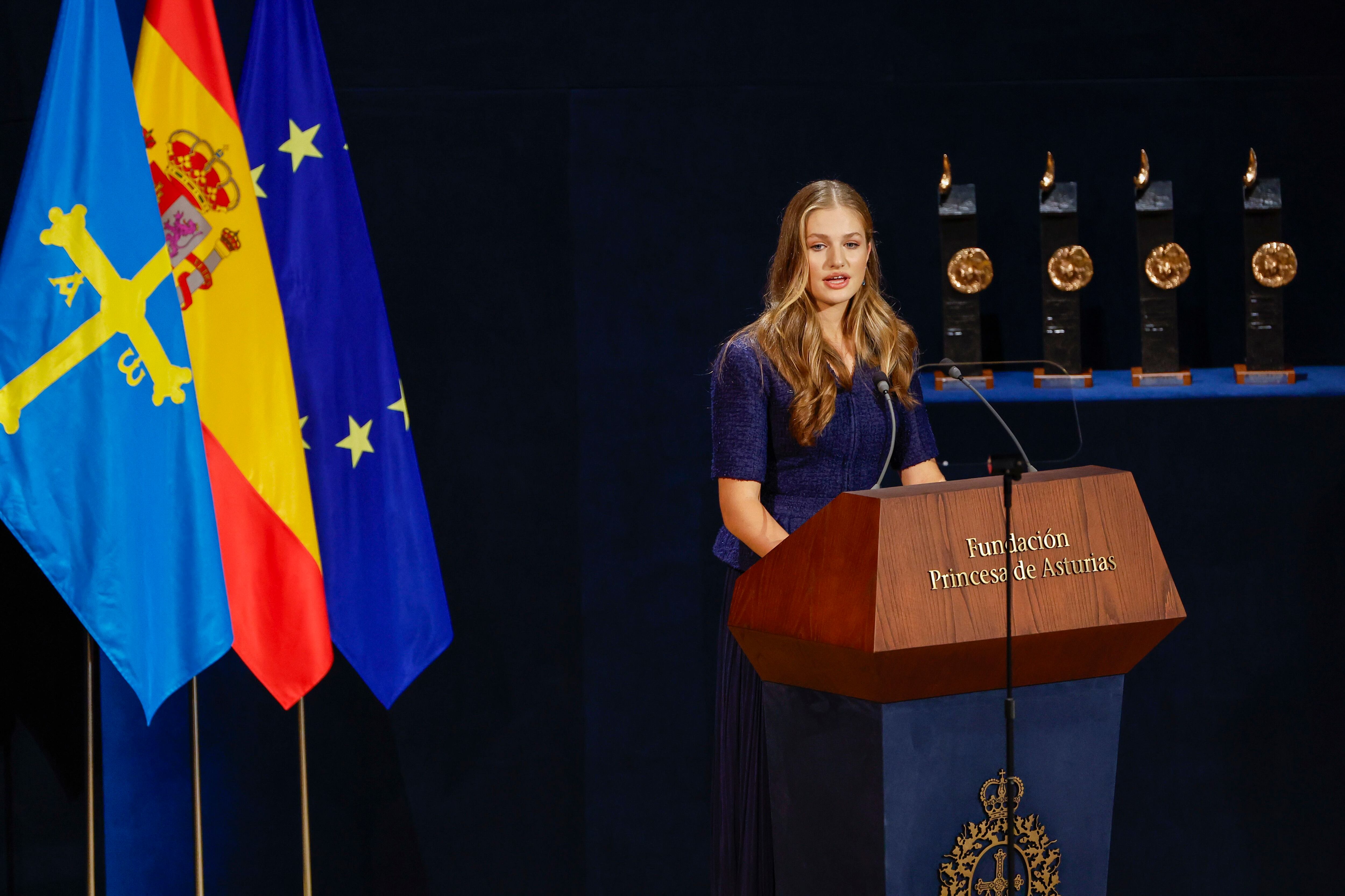 La princesa de Asturias interviene durante la 43º edición de los Premios Princesa de Asturias, este viernes en el Teatro Campoamor de Oviedo.