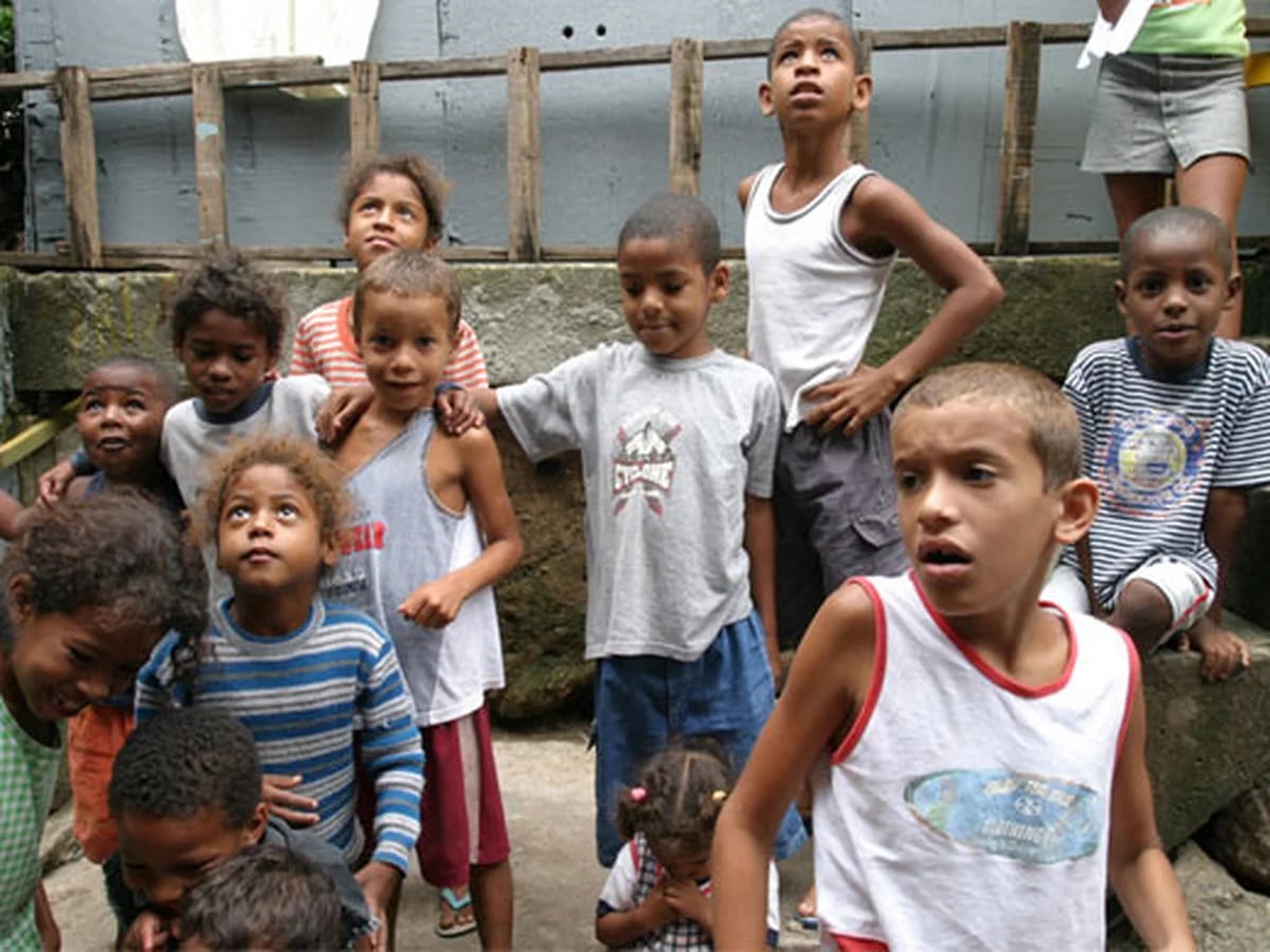 El drama de estudiar en una escuela de una favela de Río de Janeiro - Infobae