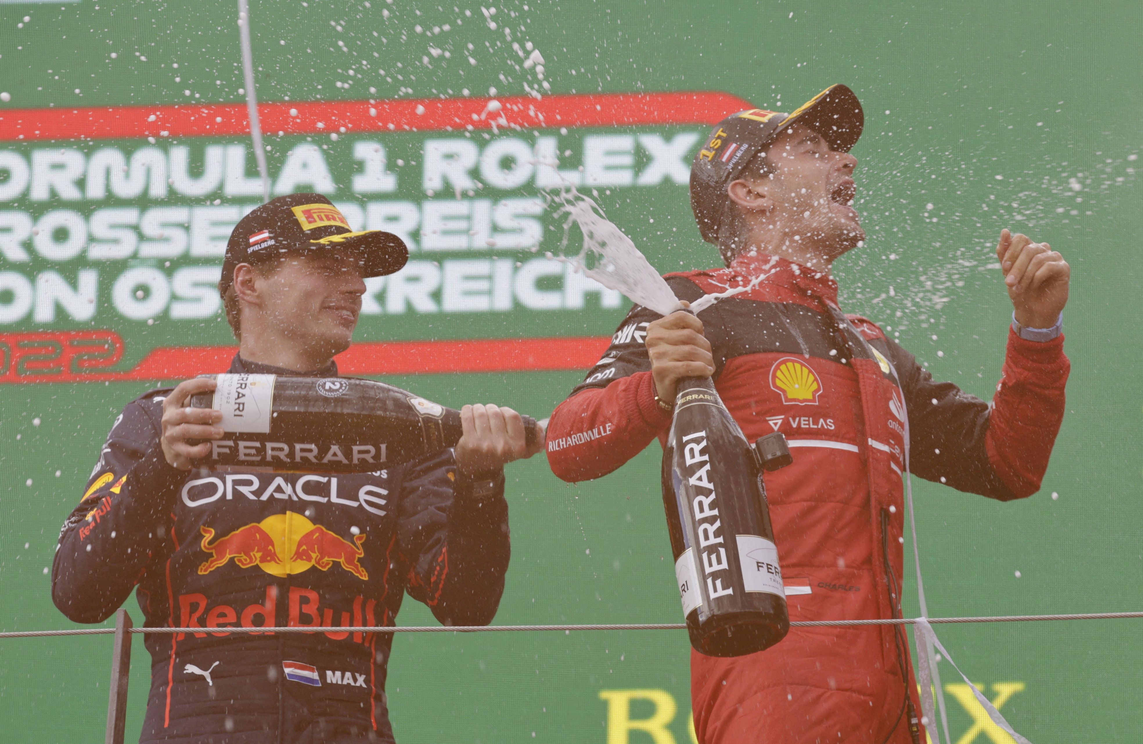 Charles Leclerc y Max Verstappen largarán desde el fondo de la parrilla (Foto: Reuters)