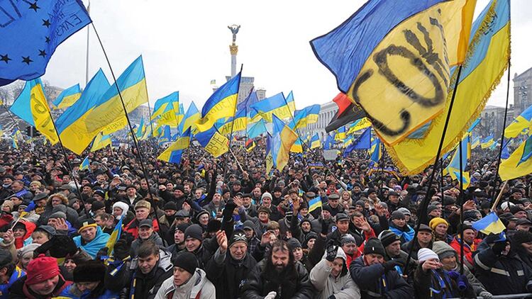 El movimiento Euromaidan ganó popularidad en 2013 cuando el parlamento Ucraniano desechó un acuerdo para ingresar a la Unión europea.