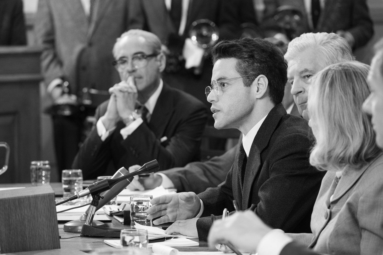 Rami Malek ("Bohemian Rhapsody") interpretó a David Hill en "Oppenheimer", un físico que estudió las consecuencias sociales y políticas de la bomba nuclear. (Créditos: Universal Pictures)