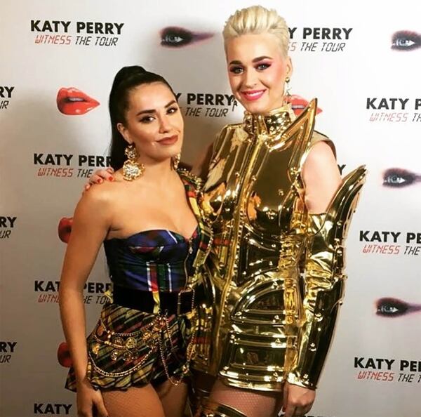 Resultado de imagen para katy perry y lali esposito ABRAZO 2018