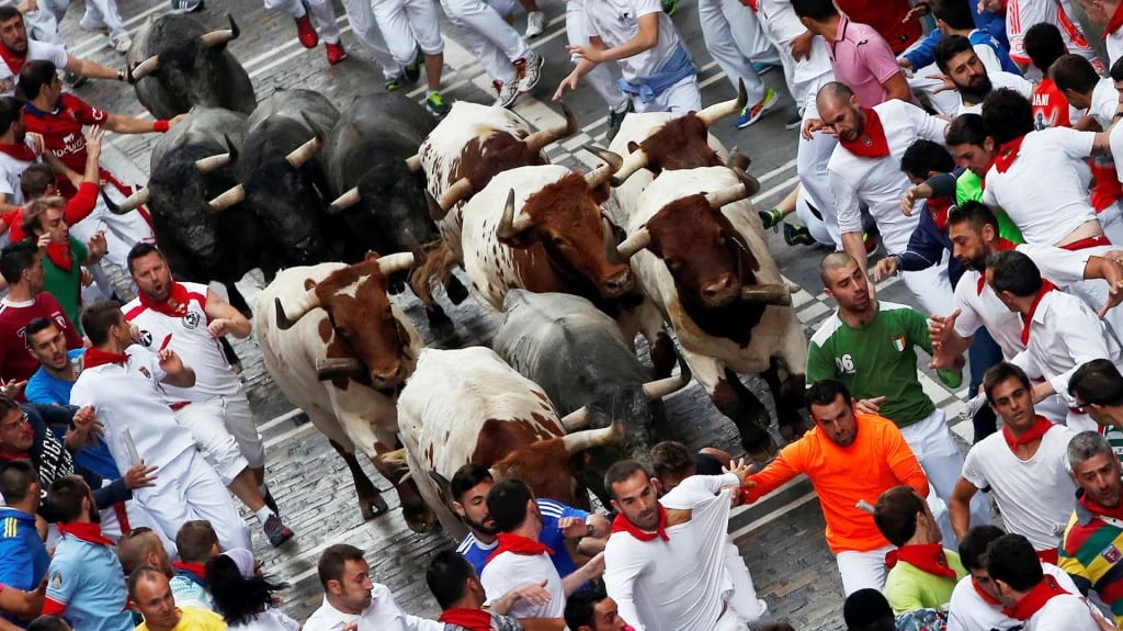 La tradicional corrida de toros en San Fermín (Reuters)