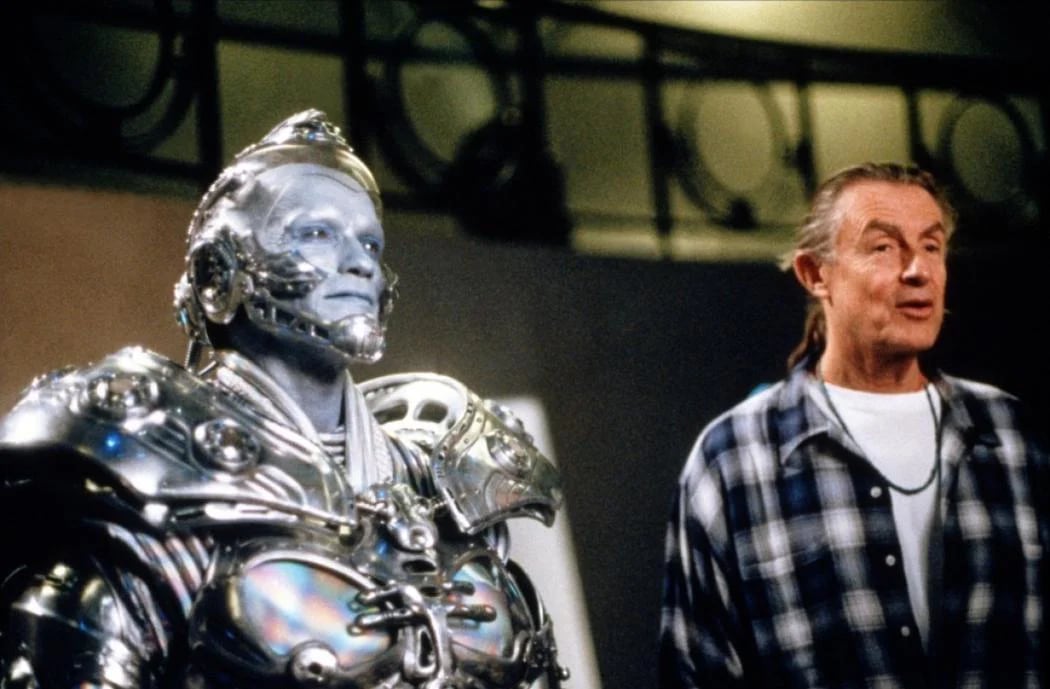 Joel Schumacher con Arnold Schwarzenegger como Mr. Frío (Foto: Warner Brothers)