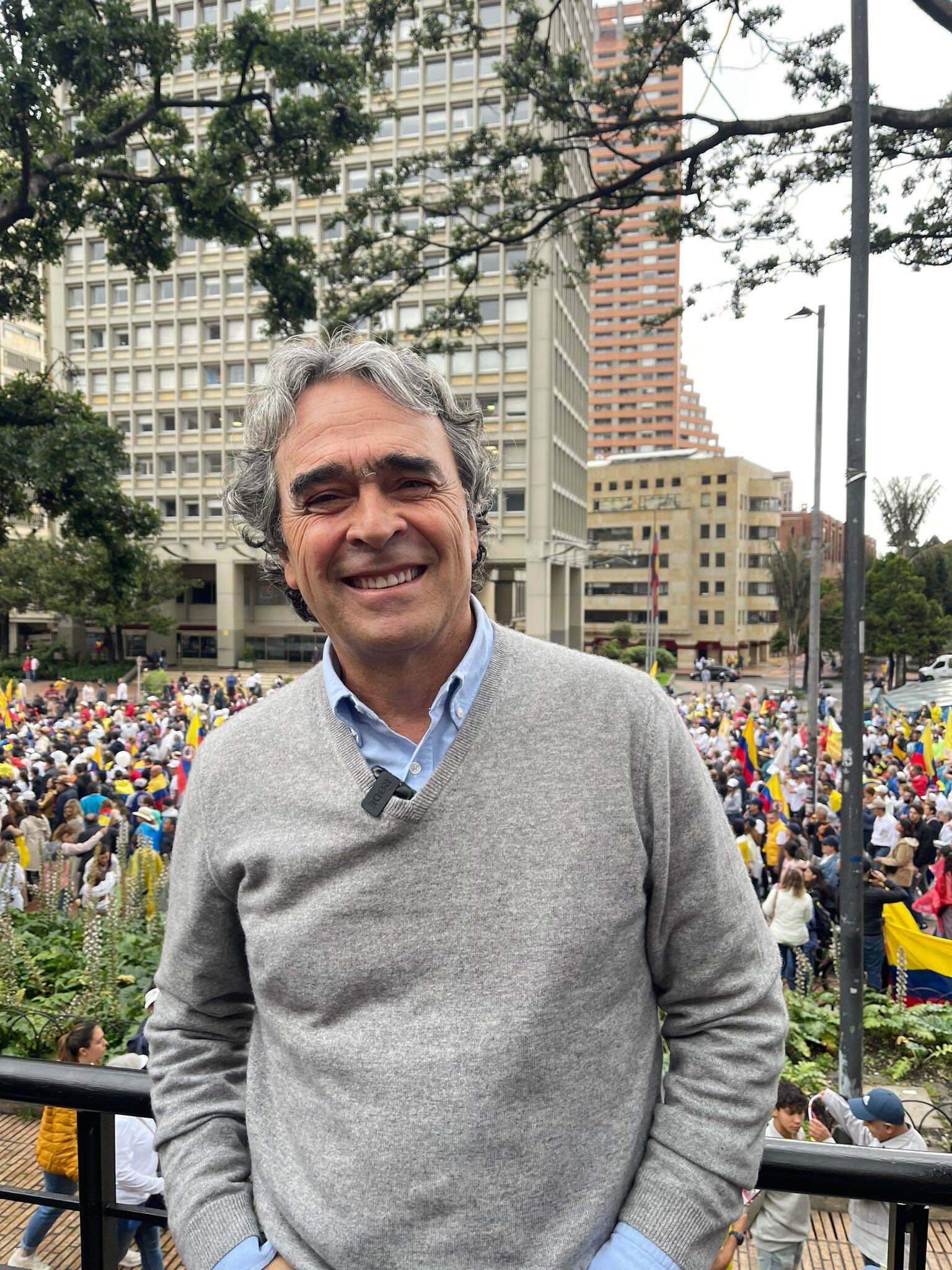 El excandidato presidencial se unió a las manifestaciones en contra de Gustavo Petro - crédito @sergio_fajardo/X