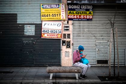 "Opté por convertirlos en no laborables, y no en eliminarlos, para que sea optativo de acuerdo a cómo cada empresa vino llevando la cuarentena. Las conmemoraciones de los feriados, que se supone que es el principal objetivo, pueden llevarse a cabo por los medios y en la escuela", dijo el autor de la iniciativa (EFE)