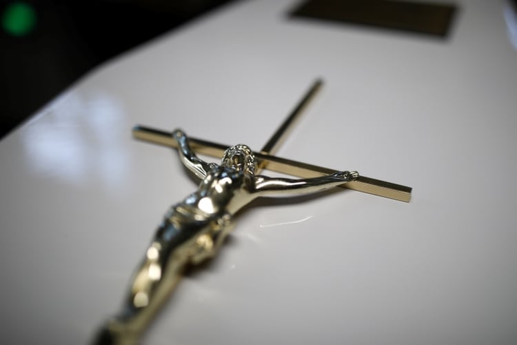 Los consulados de México en el extranjero tienen la encomienda de apoyar a todos los mexicanos con problemas independientemente si están con documentos o sin ellos (Foto: Reuters/Benoit Tessier)