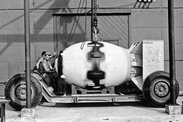 Bomba atómica Fat Man, producida como parte del Proyecto Manhattan. US War Department