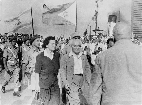 El primer ministro israelí David Ben Gurión junto a Golda Meir. Foto: AFP.