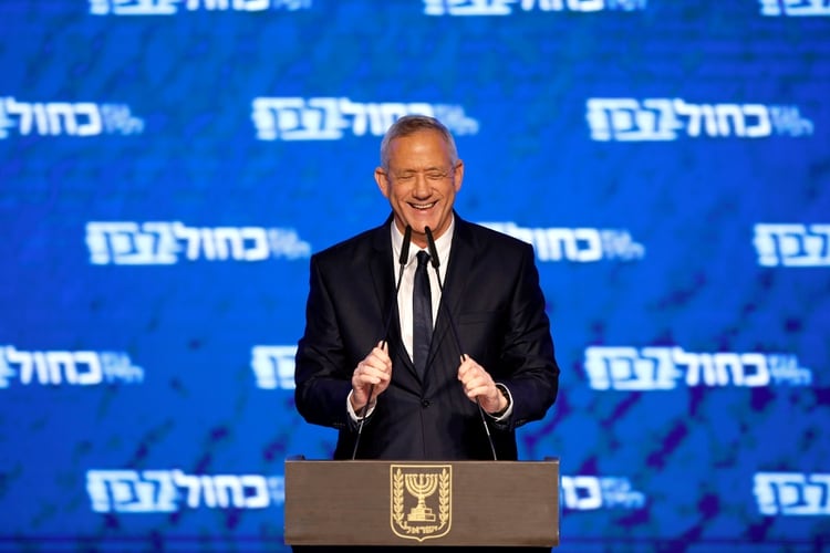Benny Gantz, líder del partido Azul y Blanco, tras la difusión de los sondeos boca de urna que le daban una ligera ventaja sobre Netanyahu (REUTERS/Amir Cohen)