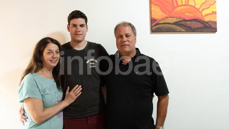 Con mamá Marisa y papá José María (Franco Fafasuli)
