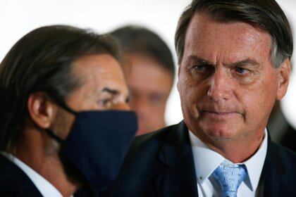 Lacalle Pou y Bolsonaro en una declaración a la prensa en el Palacio de Planalto este miércoles (REUTERS/Adriano Machado)