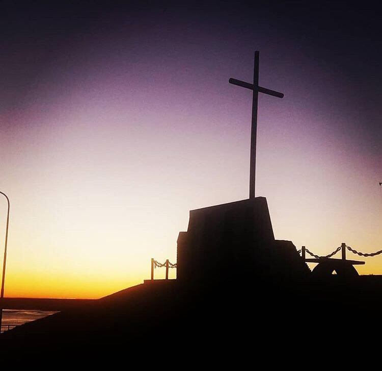 La cruz sobre el Monte Cristo, en San Julián