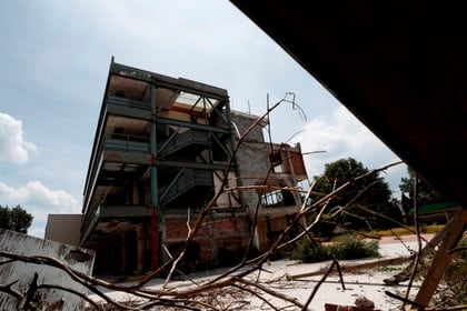 Vista general del Colegio Enrique R&#233;bsamen el 14 de septiembre de 2020 en la Ciudad de M&#233;xico, donde 19 ni&#241;os y siete adultos perdieron la vida al derrumbarse durante el terremoto ocurrido el 19 de septiembre de 2017 en Ciudad de M&#233;xico (M&#233;xico). EFE/Jos&#233; M&#233;ndez 