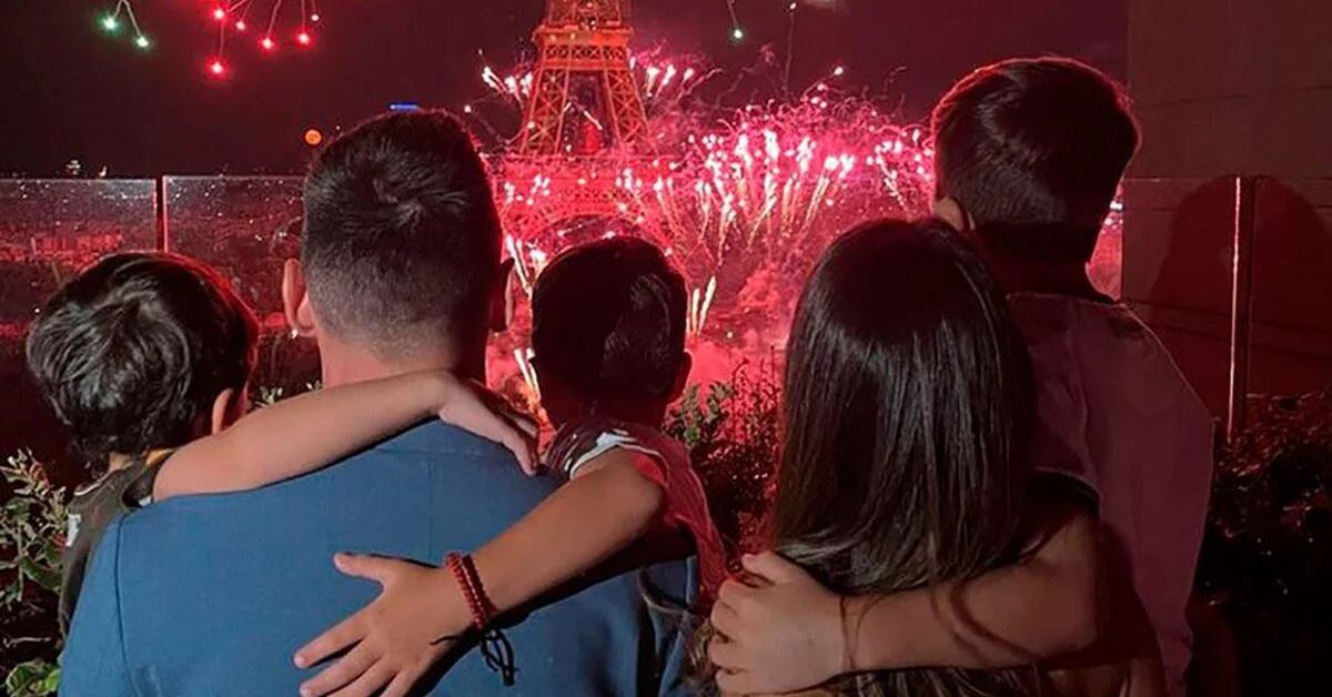 Les superbes photos de la famille Messi lors des célébrations marquant l’anniversaire de la Révolution française