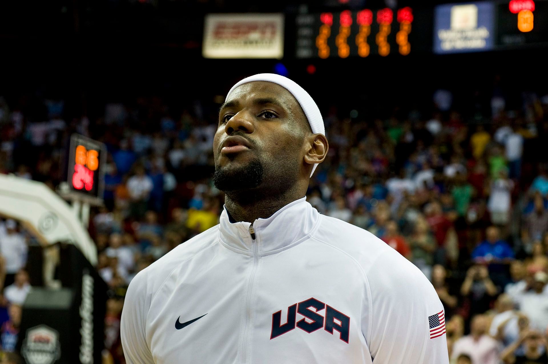 LeBron James quiere volver a colgarse una medalla de oro en los Juegos Olímpicos con la selección de Estados Unidos y pretende armar un nuevo Dream Team 