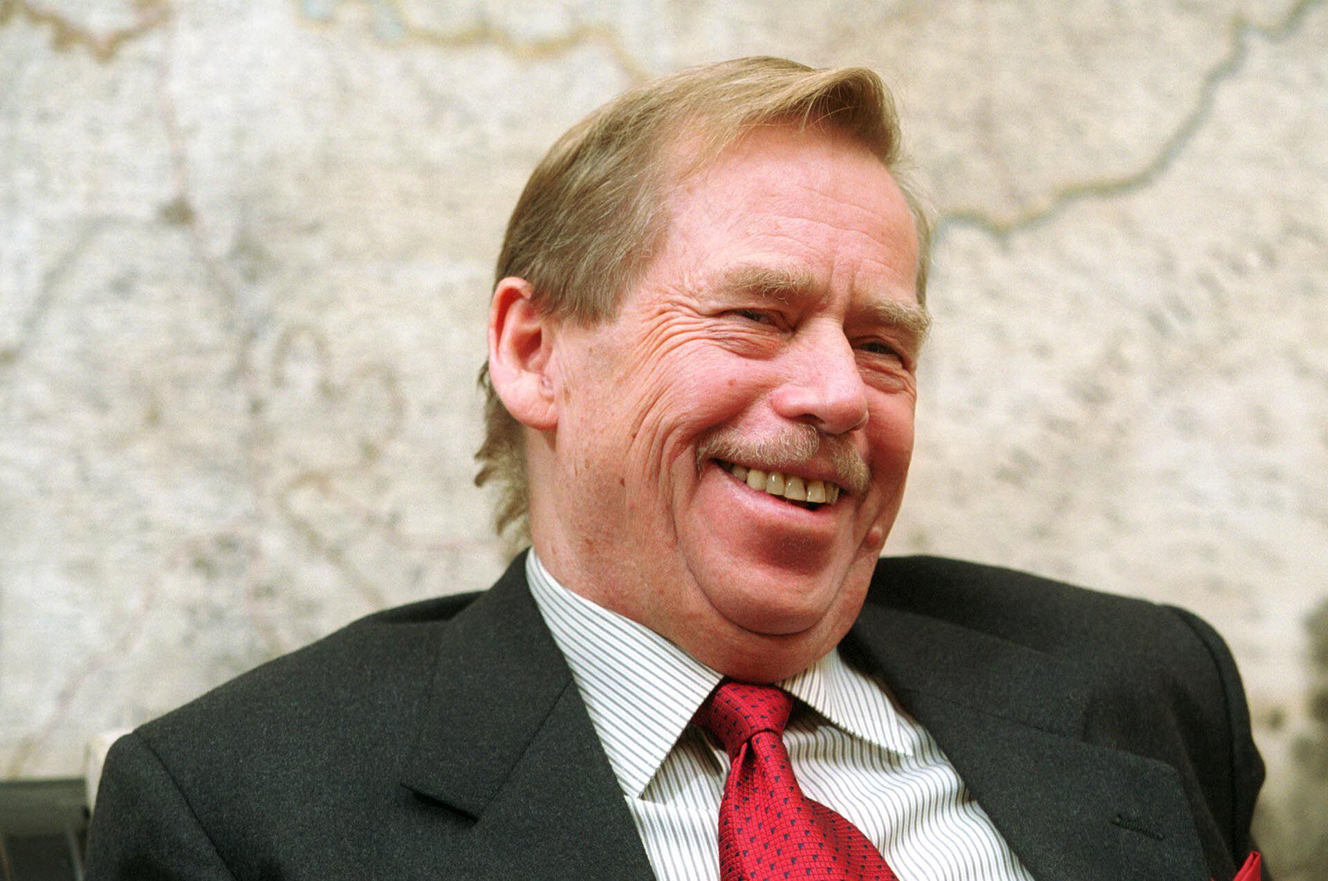 El escritor Vaclav Havel fue el presidente que abrió su país a Occidente y lideró la "Revolución de Terciopelo" (Photo by Sean Gallup/Newsmakers)