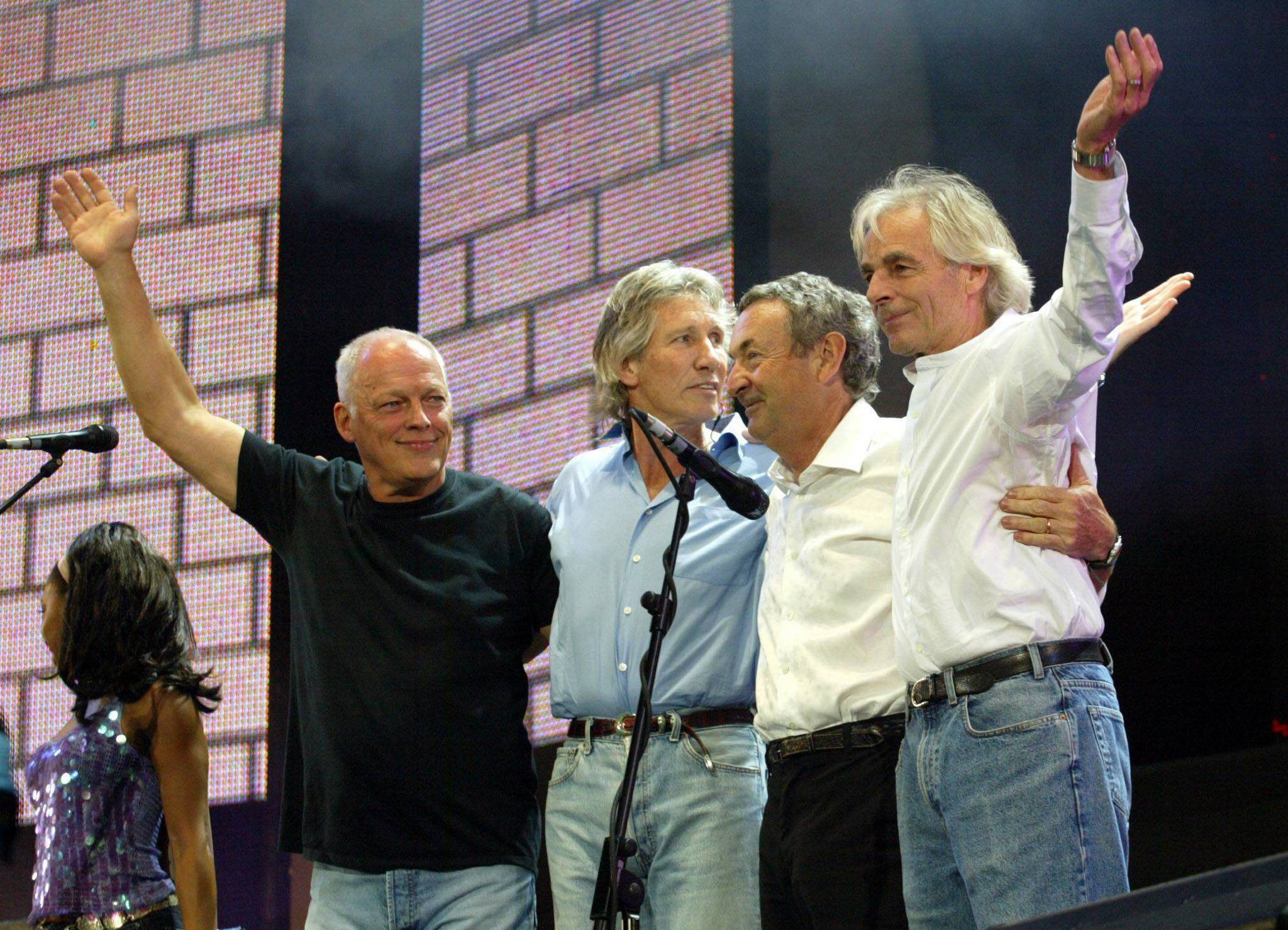 El grupo Pink Floyd tocó en el concierto Live 8, celebrado en Hyde Park en 2005, luego de que Roger Waters estuviera separado de sus excompañeros durante 20 años EFE/Str/Archivo
