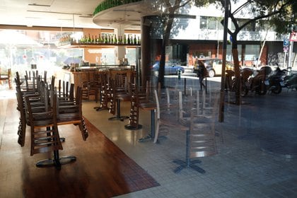 A closed restaurant is pictured during the coronavirus disease (COVID-19) outbreak in Barcelona, Spain, October 14, 2020. REUTERS/ Albert Gea