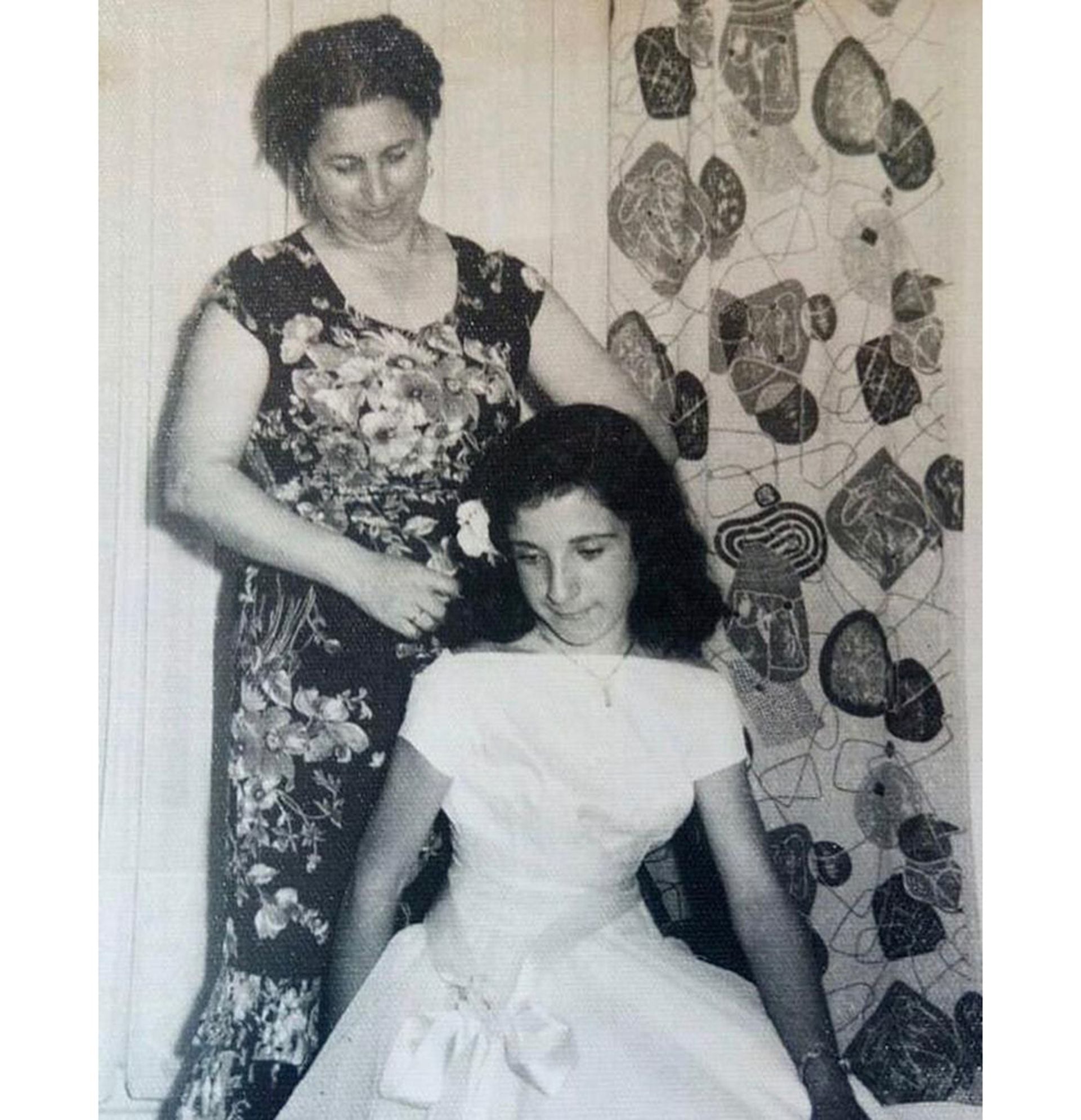 María López, abuela de Araceli González. Fue modista y coció hasta sus 101 años, edad a la que falleció