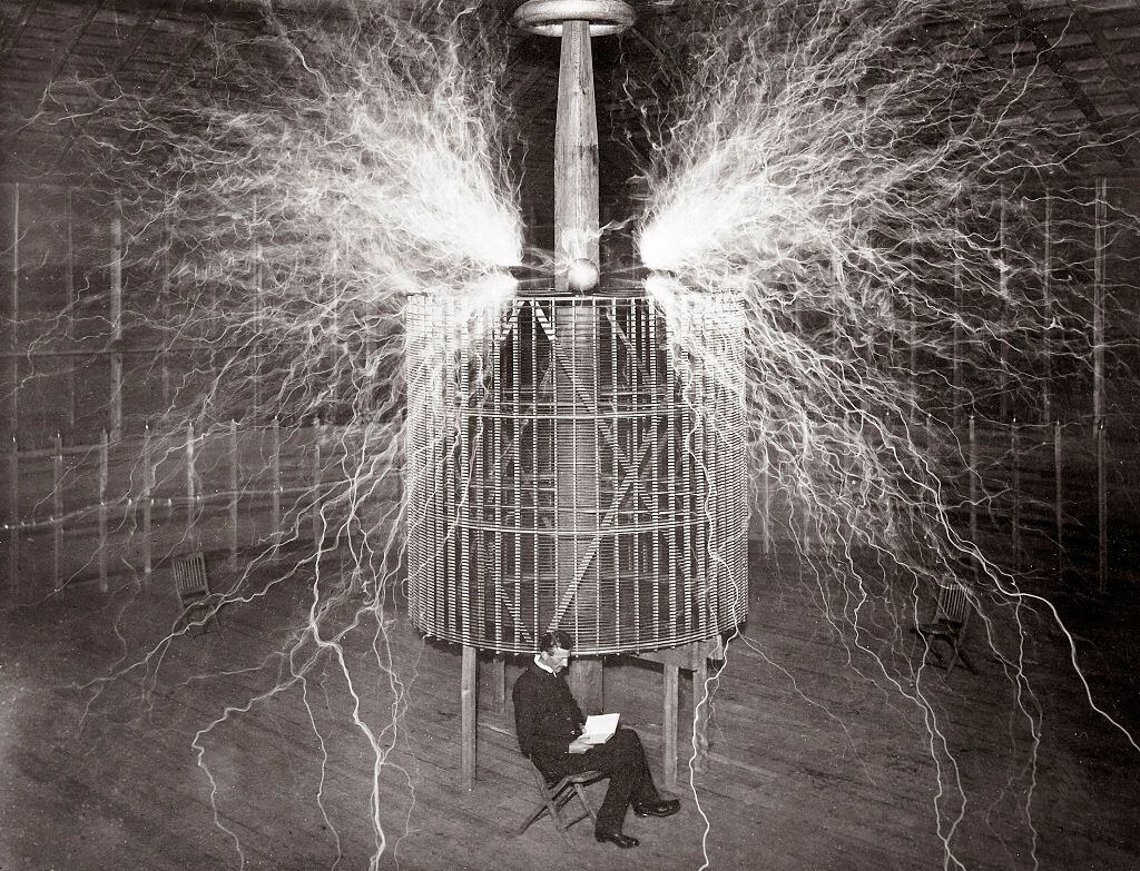 Nikola Tesla - Elon Musk 1920