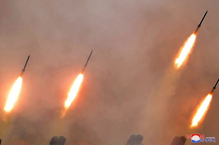 Misiles disparados por el régimen de Corea del Norte. 