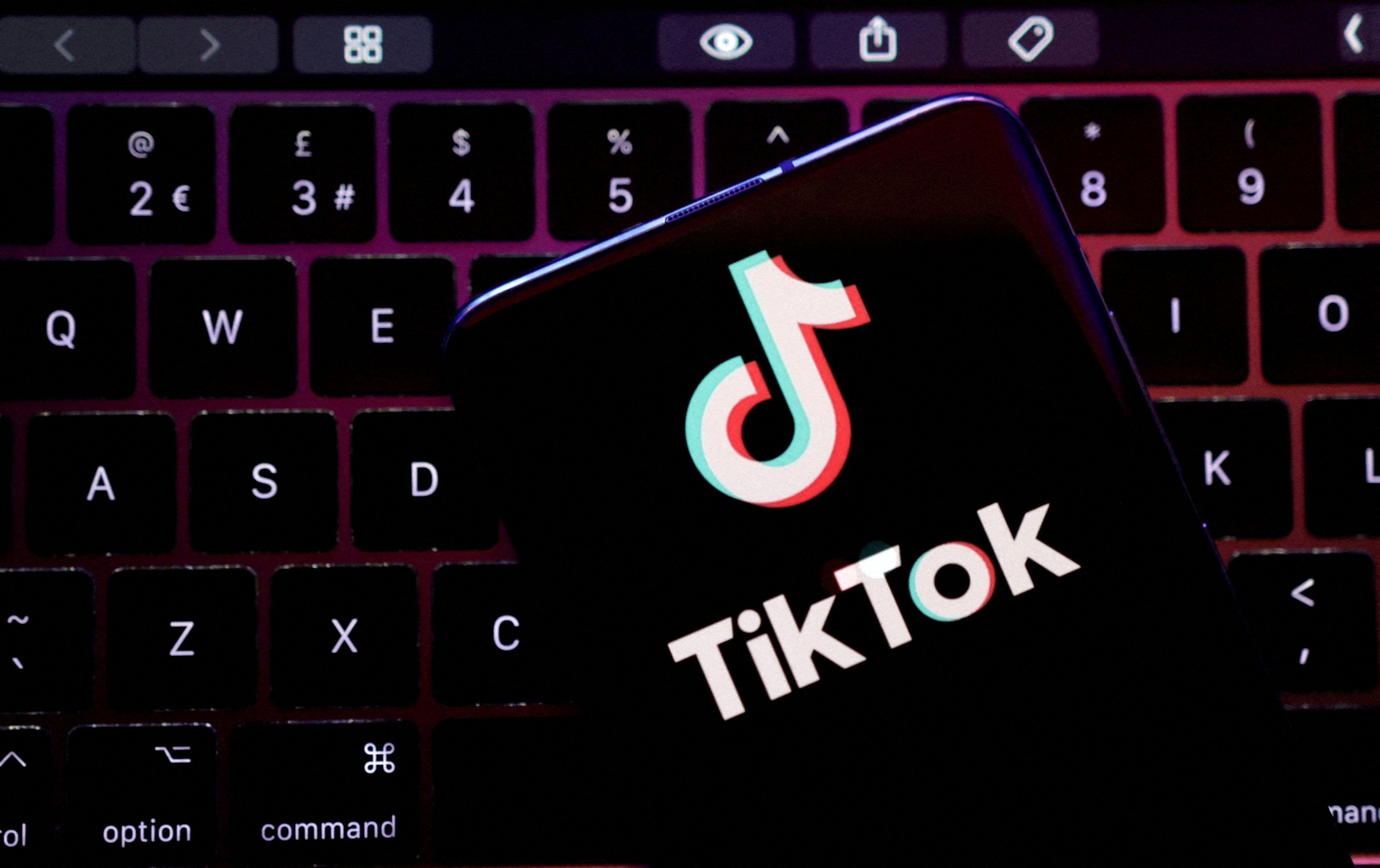 TikTok se ha convertido en un lugar para conocer más sobre vehículos y la industria automotriz. (REUTERS/Dado Ruvic)