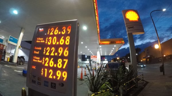 Estos son los precios de Shell que regían este viernes a la mañana (Foto: Joaquín Pedroso)