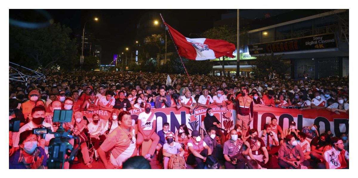 페루에서 카타르 2022 패자부활전: 예선을 통해 파라과이를 상대로 승리 한 후 미라플로레스의 광기와 축하