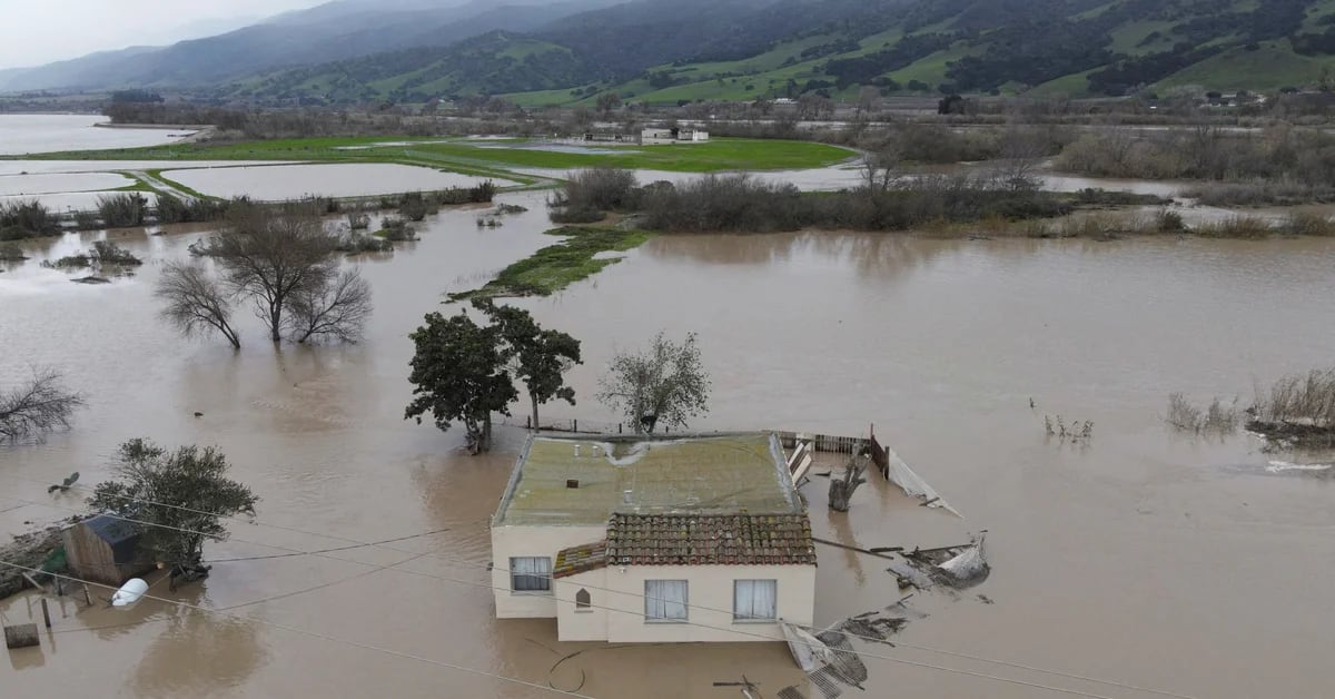 Le tempeste non si fermano in California: l’ottava tempesta consecutiva causerà “inondazioni catastrofiche”
