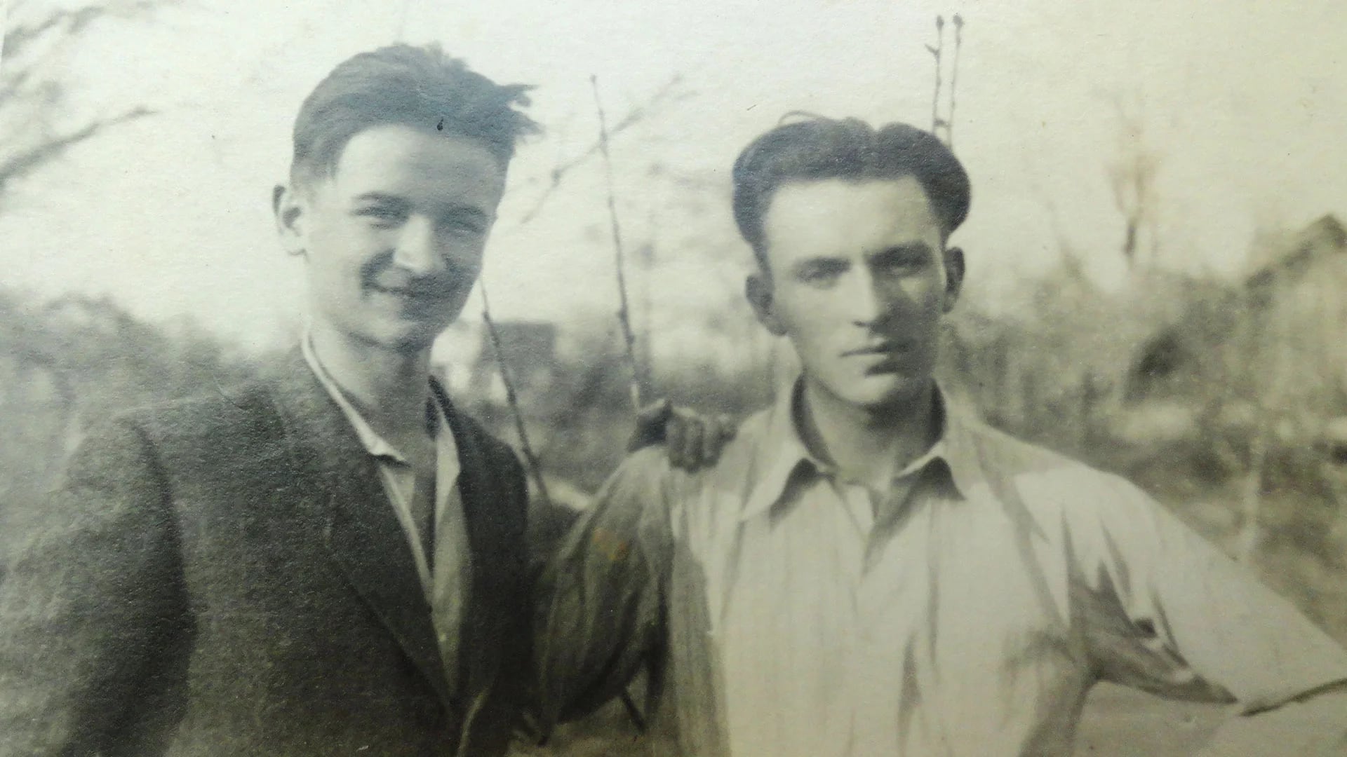 Antoni Wajszczuk (derecha), junto a un amigo.