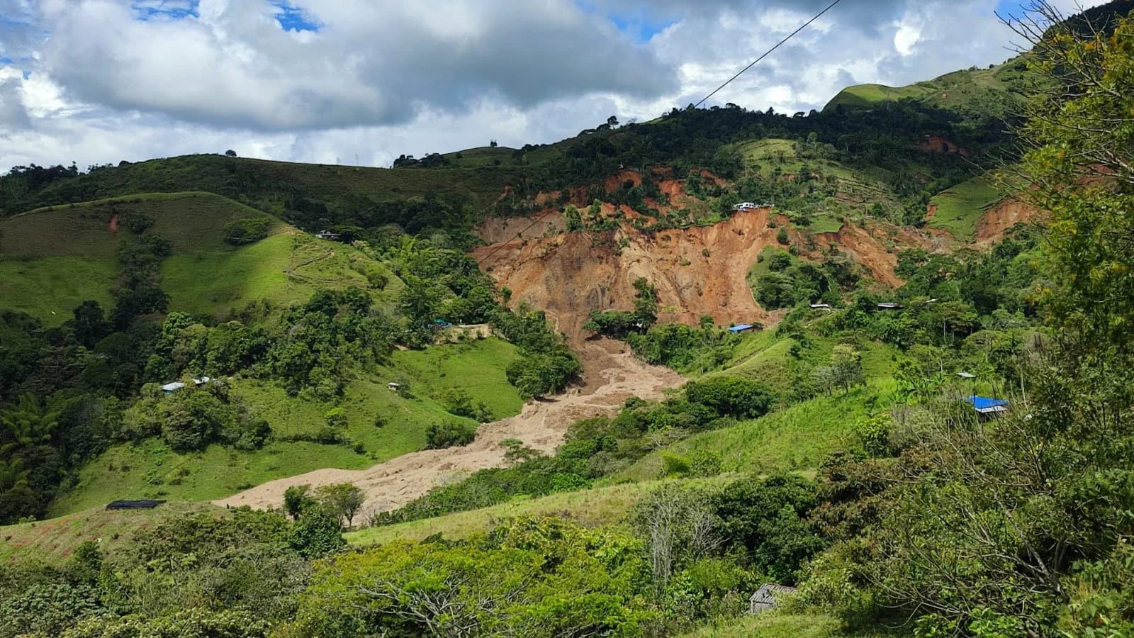 Gobierno cuenta con 27 ofertas para comprar tierras que beneficiarían a damnificados del derrumbe en Rosas, Cauca